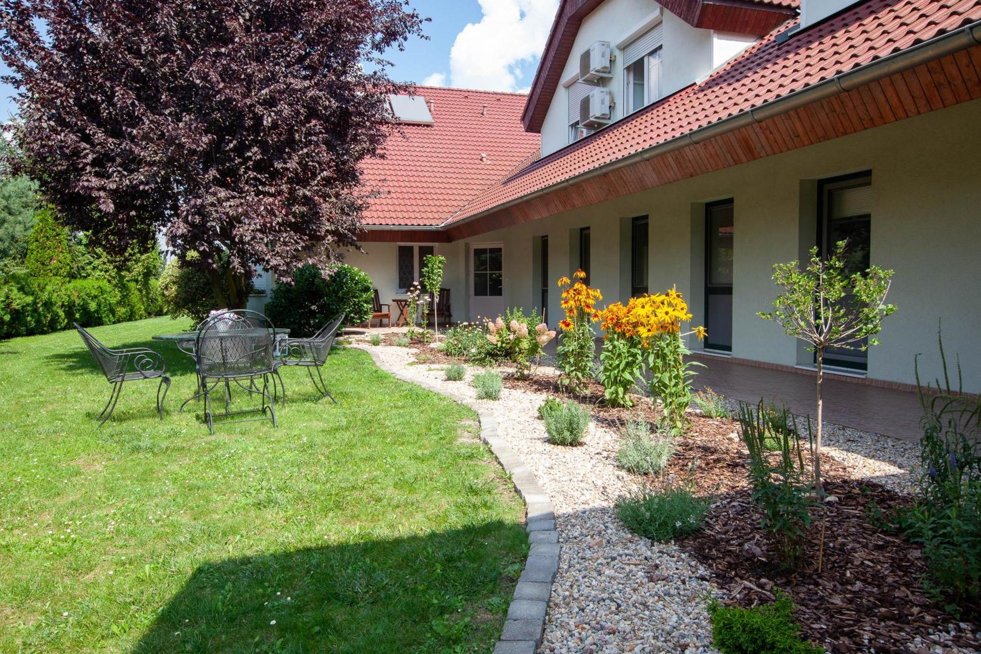 Penzion Solid Spa Mladá Boleslav Exterior foto